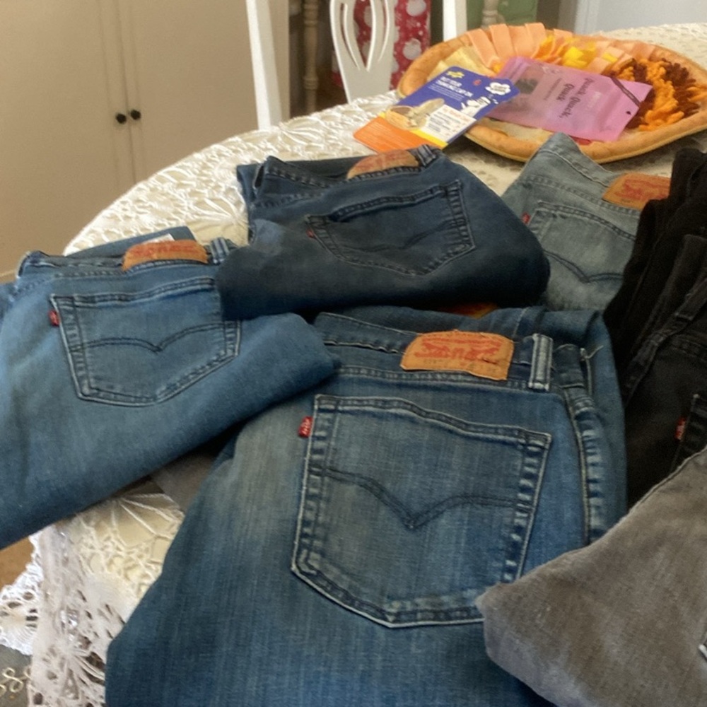 Levi's Charcoal Gray Jeans. Black. 
Light wash. Dark wash   8 pairs. No damage.